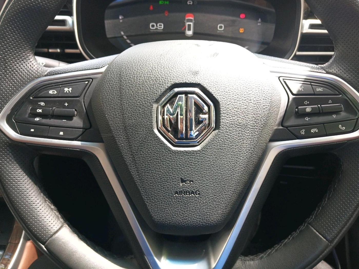 2023 MG HECTOR PLUS SAVVY PRO 1.5 TURBO CVT 7 STR, Petrol, Automatic, 18,688 km, interior