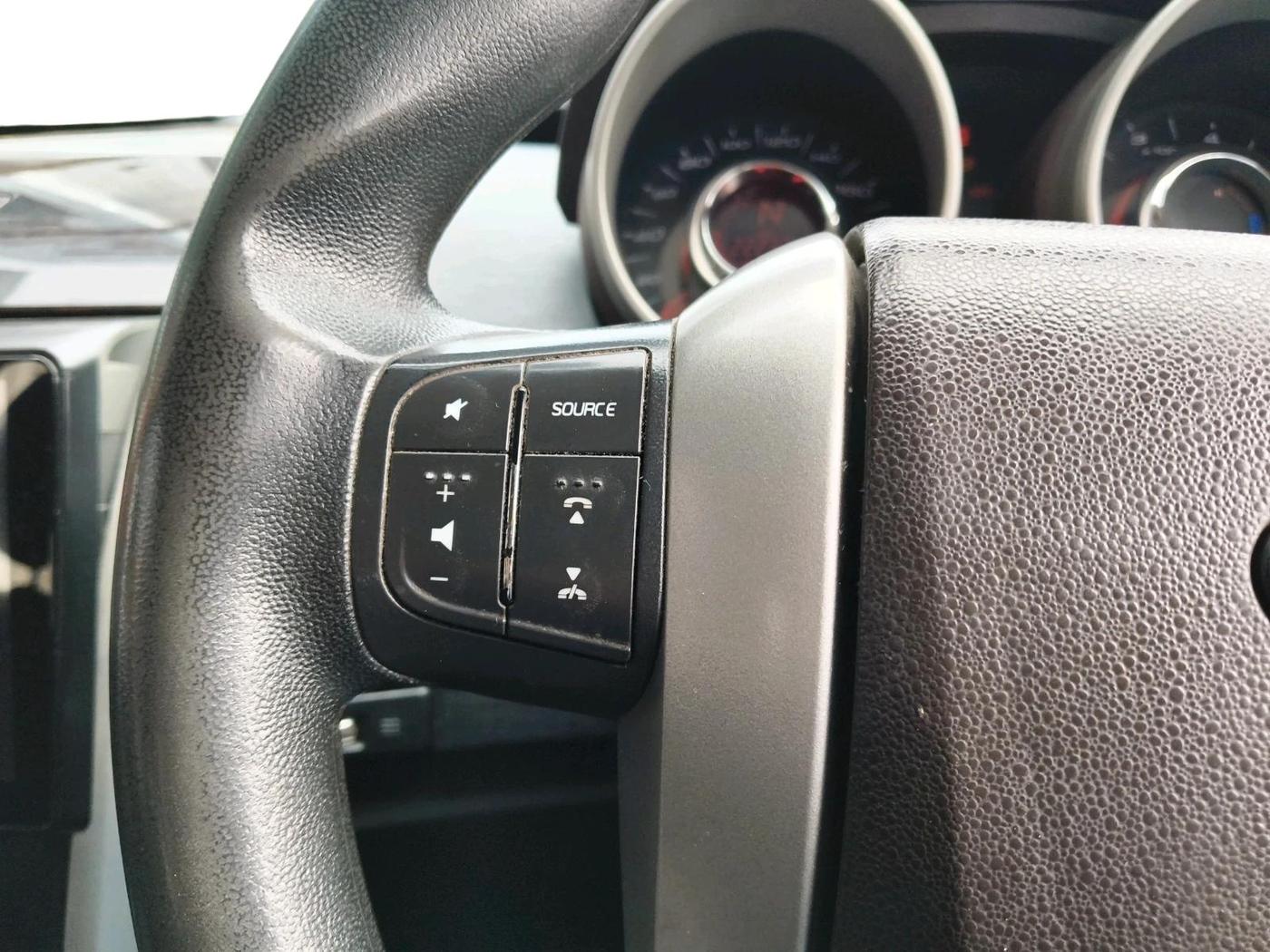 2012 Mahindra XUV500 W6, Diesel, Manual, 2,22,371 km, interior