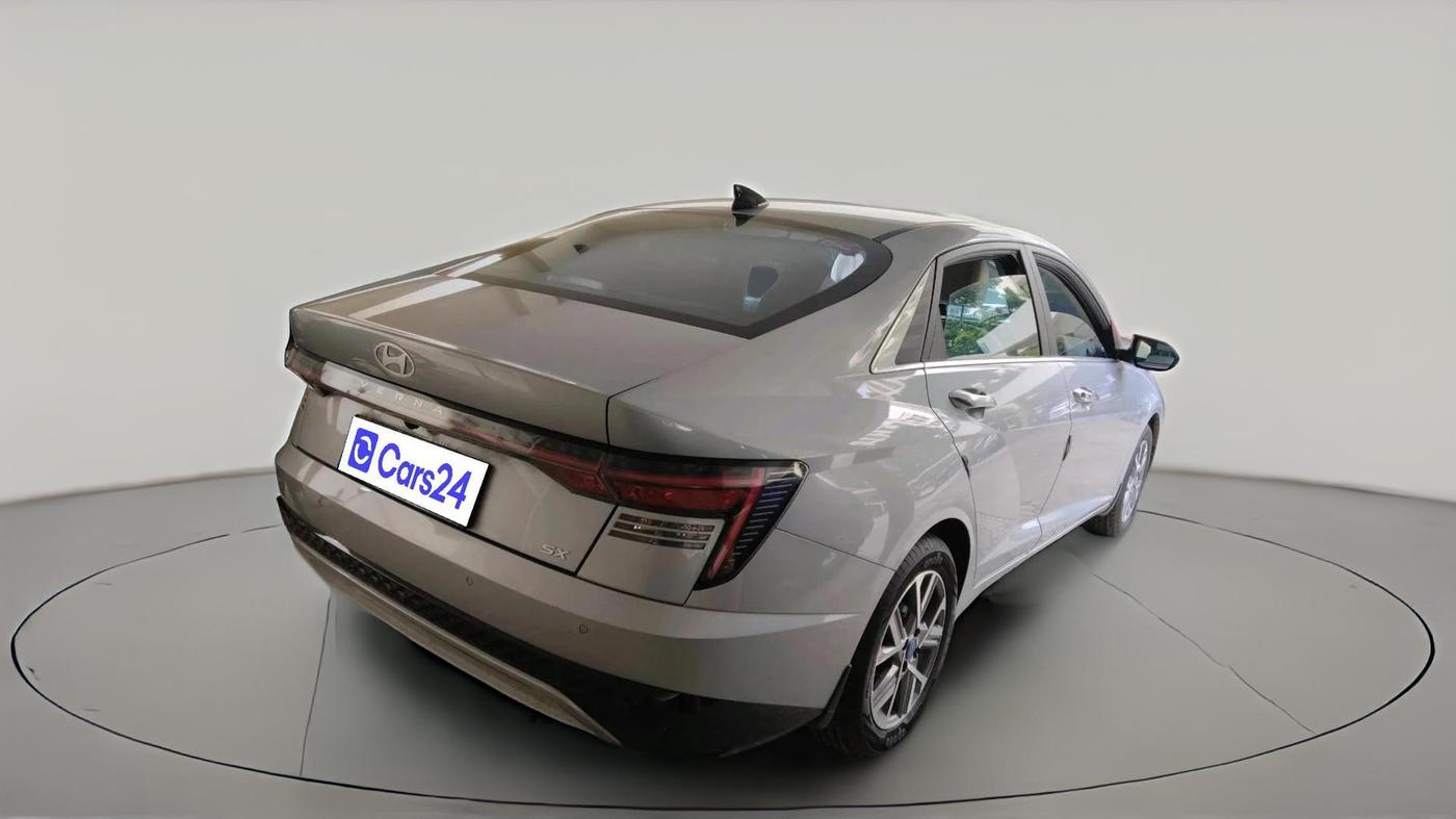 2024 Hyundai Verna  SX (O) 1.5 VTVT IVT, Petrol, Automatic, 3,629 km, exterior