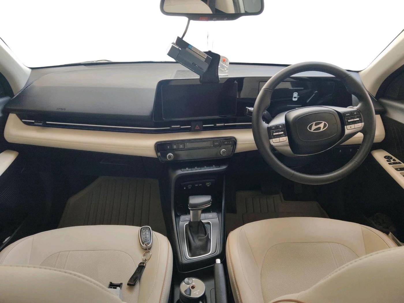 2024 Hyundai Verna  SX (O) 1.5 VTVT IVT, Petrol, Automatic, 3,629 km, interior