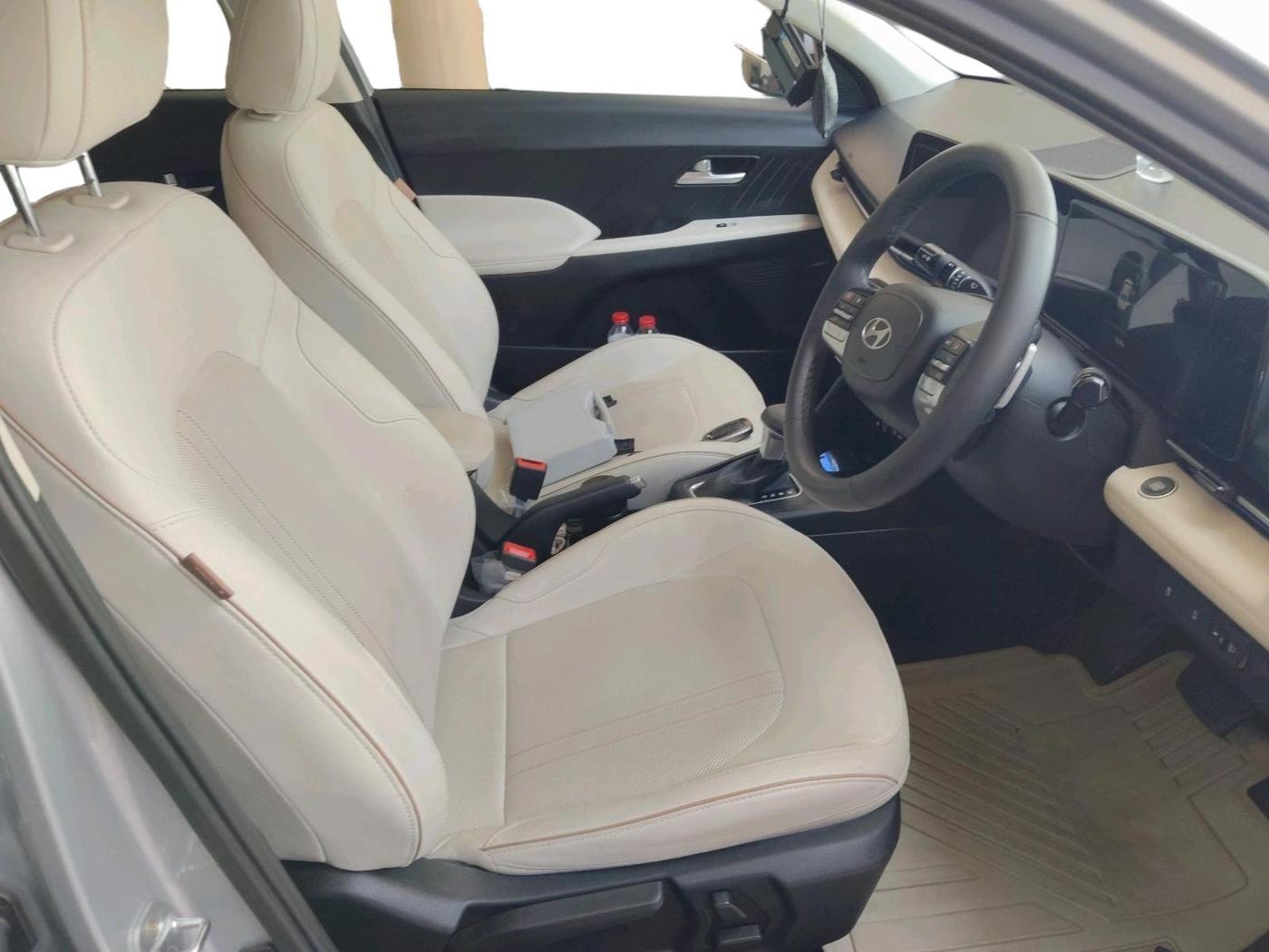 2024 Hyundai Verna  SX (O) 1.5 VTVT IVT, Petrol, Automatic, 3,629 km, interior