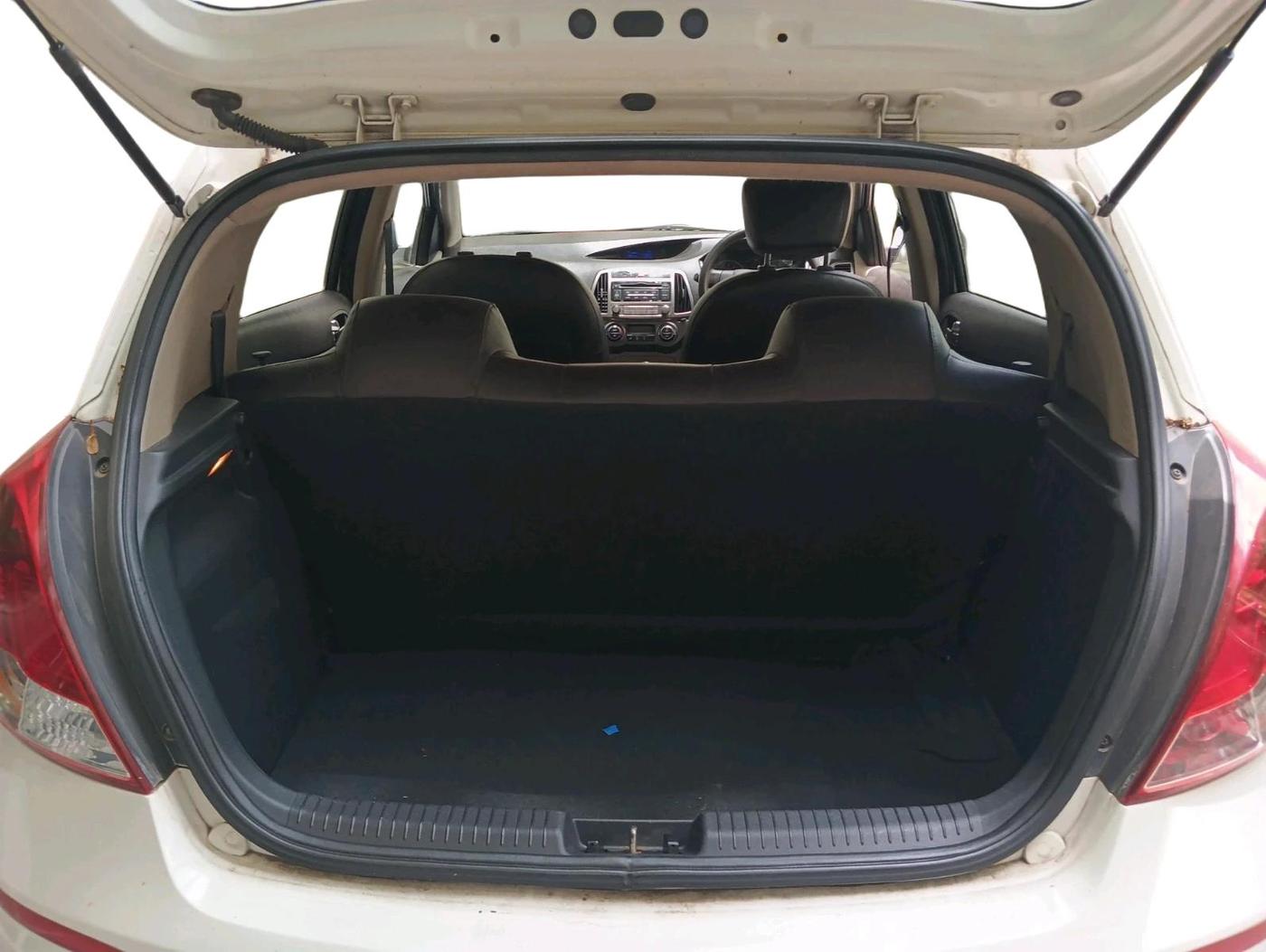 2013 Hyundai i20 MAGNA (O) 1.2, Petrol, Manual, 36,627 km, exterior