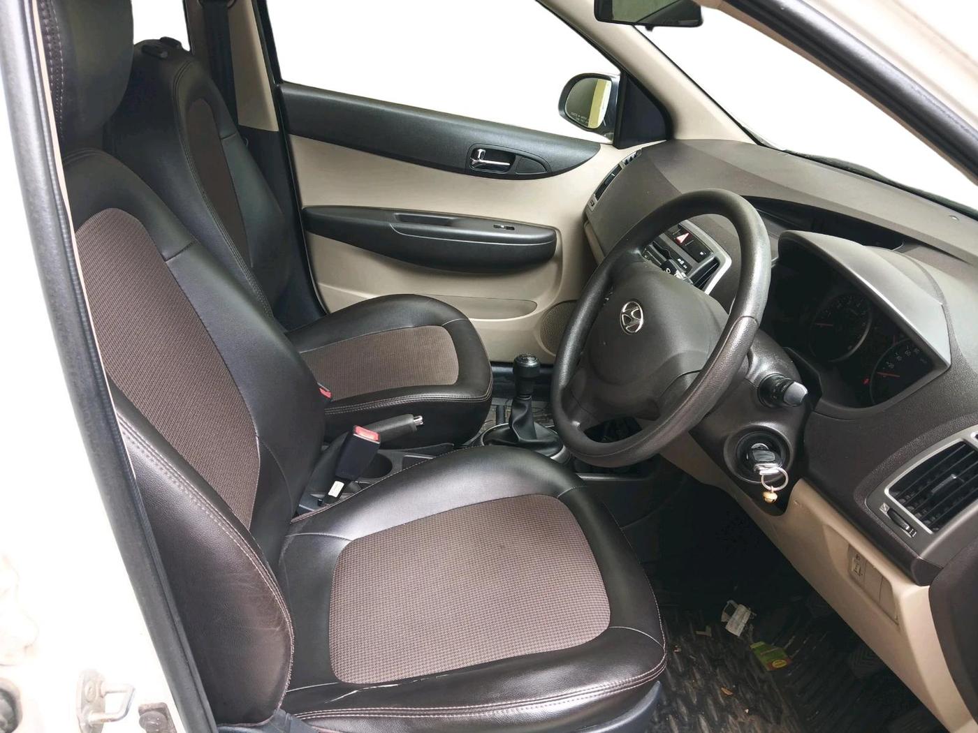 2013 Hyundai i20 MAGNA (O) 1.2, Petrol, Manual, 36,627 km, interior