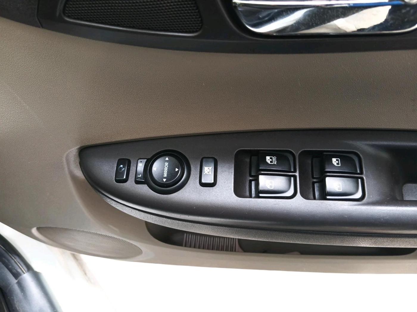2013 Hyundai i20 MAGNA (O) 1.2, Petrol, Manual, 36,627 km, interior