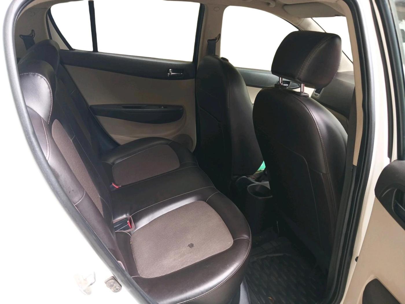 2013 Hyundai i20 MAGNA (O) 1.2, Petrol, Manual, 36,627 km, interior