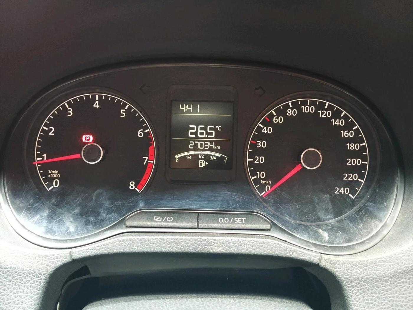 2015 Volkswagen Polo HIGHLINE1.2L, Petrol, Manual, 27,034 km, interior