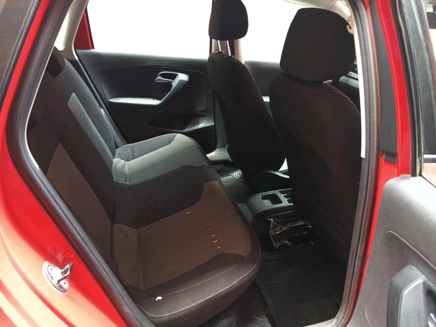 2015 Volkswagen Polo HIGHLINE1.2L, Petrol, Manual, 27,034 km, interior