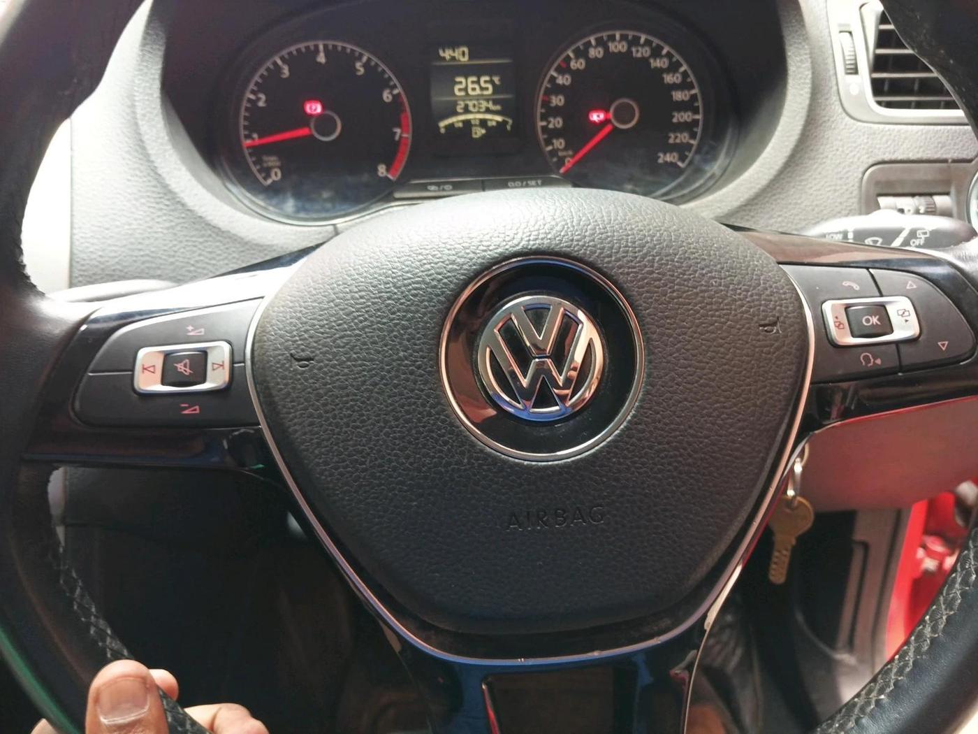 2015 Volkswagen Polo HIGHLINE1.2L, Petrol, Manual, 27,034 km, interior