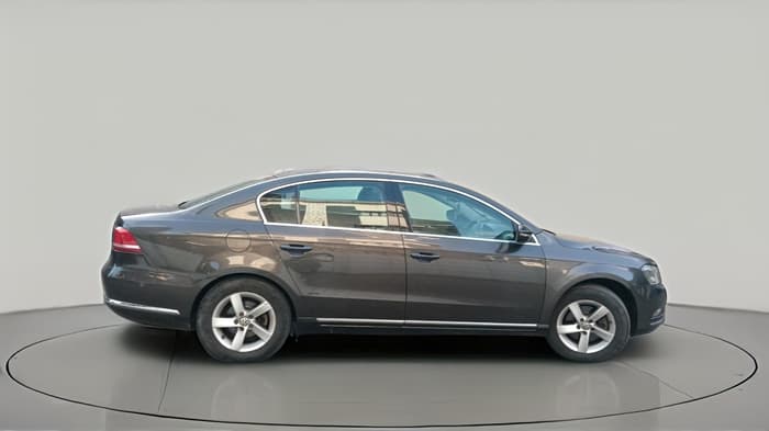2012 Volkswagen Passat HIGHLINE DSG, Diesel, Automatic, 2,21,218 km, exterior