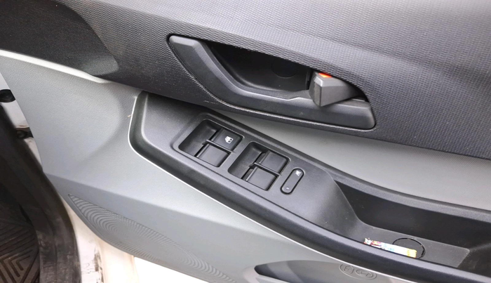 2022 Tata Tiago XT PETROL, Petrol, Manual, 9,895 km, interior