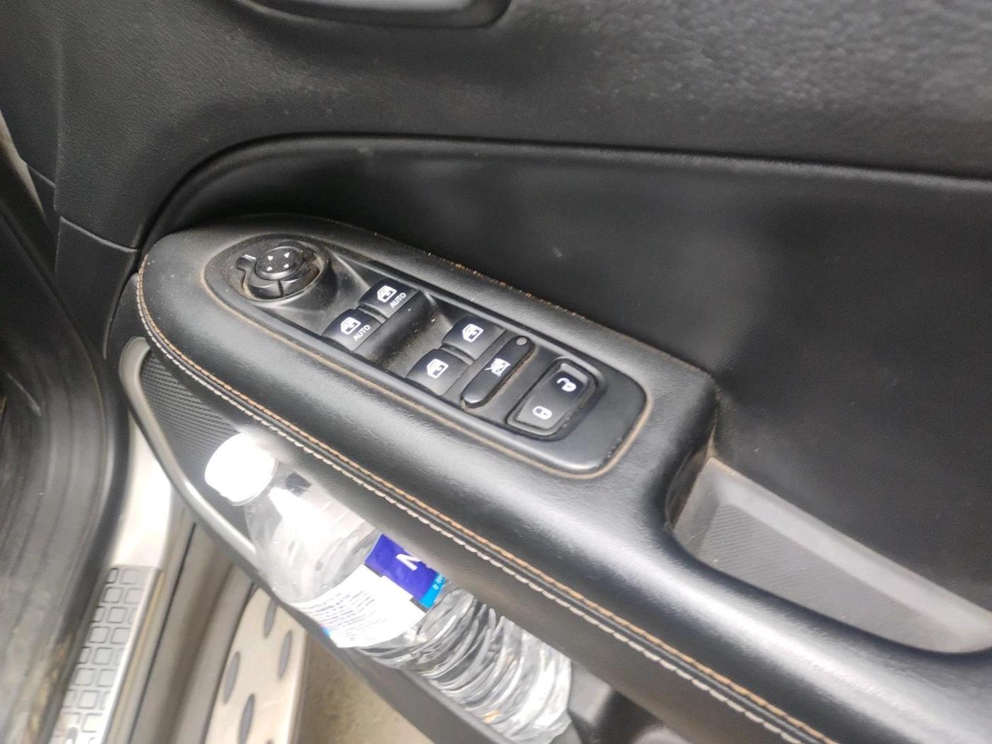 2018 Jeep Compass SPORT 2.0 DIESEL, Diesel, Manual, 1,34,737 km, interior