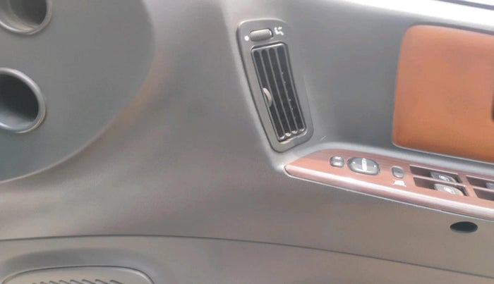 2011 Tata Safari 4X2 VX DICOR, Diesel, Manual, 86,258 km, interior