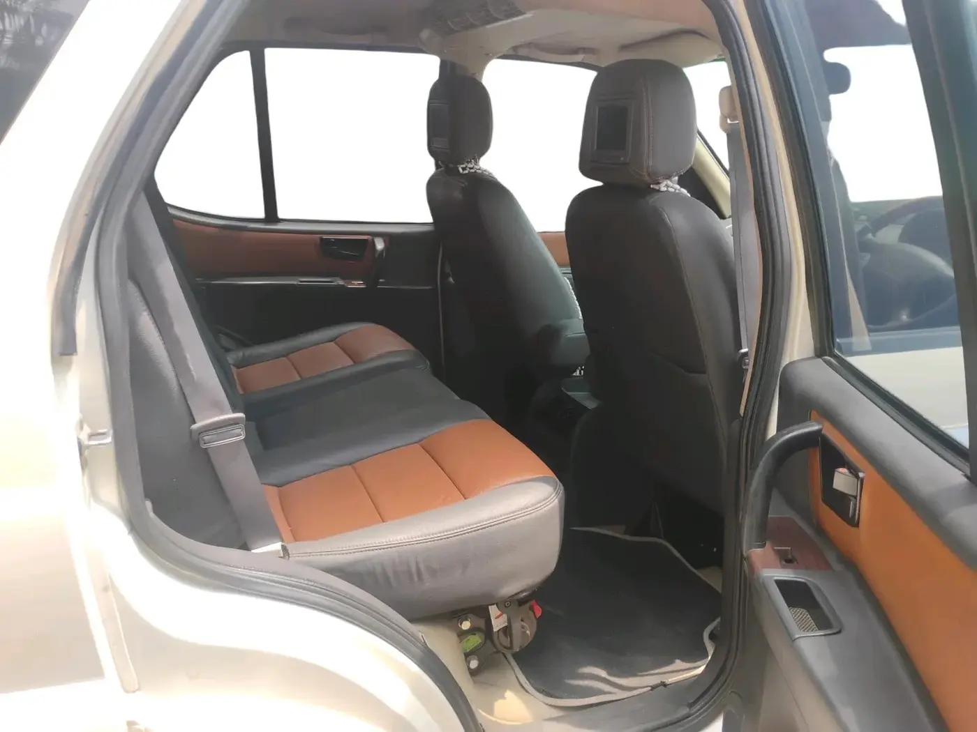 2011 Tata Safari 4X2 VX DICOR, Diesel, Manual, 86,258 km, interior