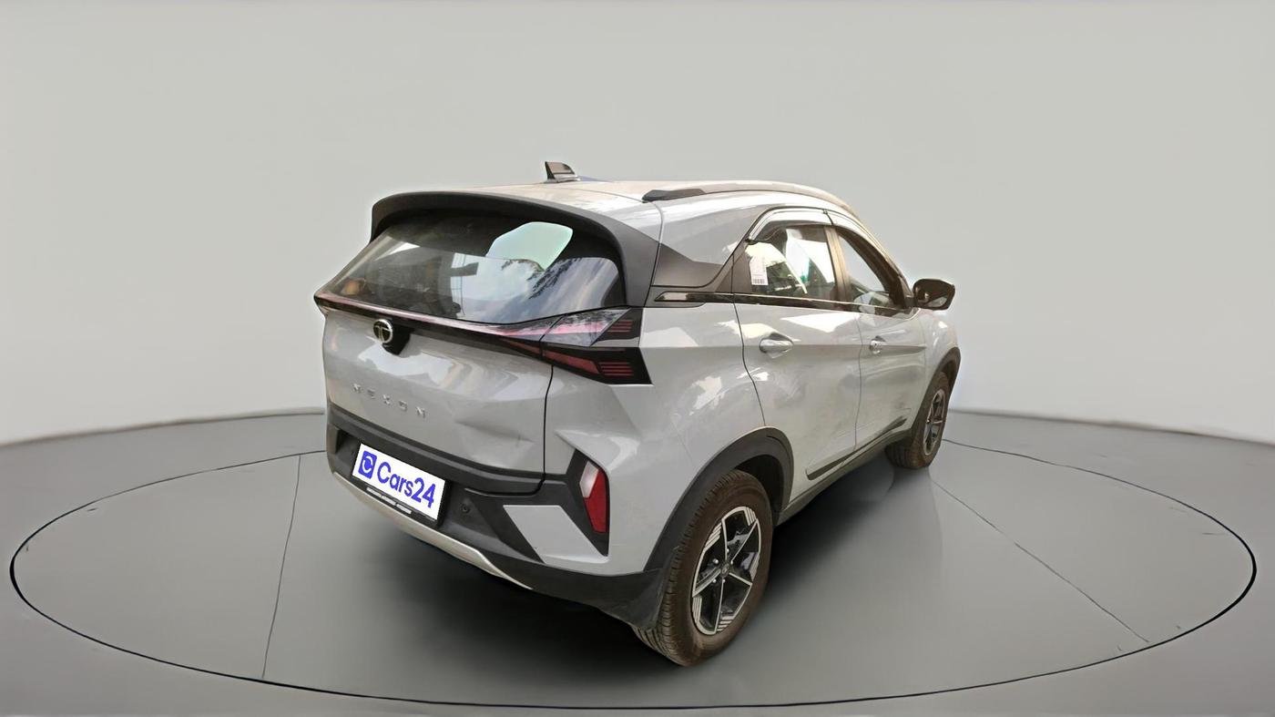 2025 Tata NEXON CREATIVE AMT 1.5 DIESEL, Diesel, Automatic, 5,160 km, exterior