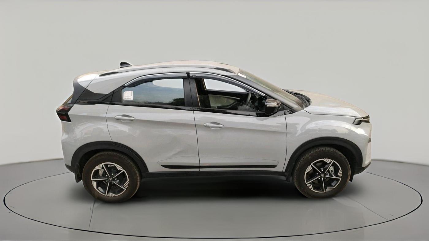 2025 Tata NEXON CREATIVE AMT 1.5 DIESEL, Diesel, Automatic, 5,160 km, exterior