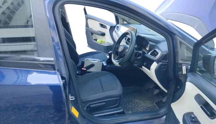 2023 Tata ALTROZ XT PETROL, Petrol, Manual, 4,172 km, interior