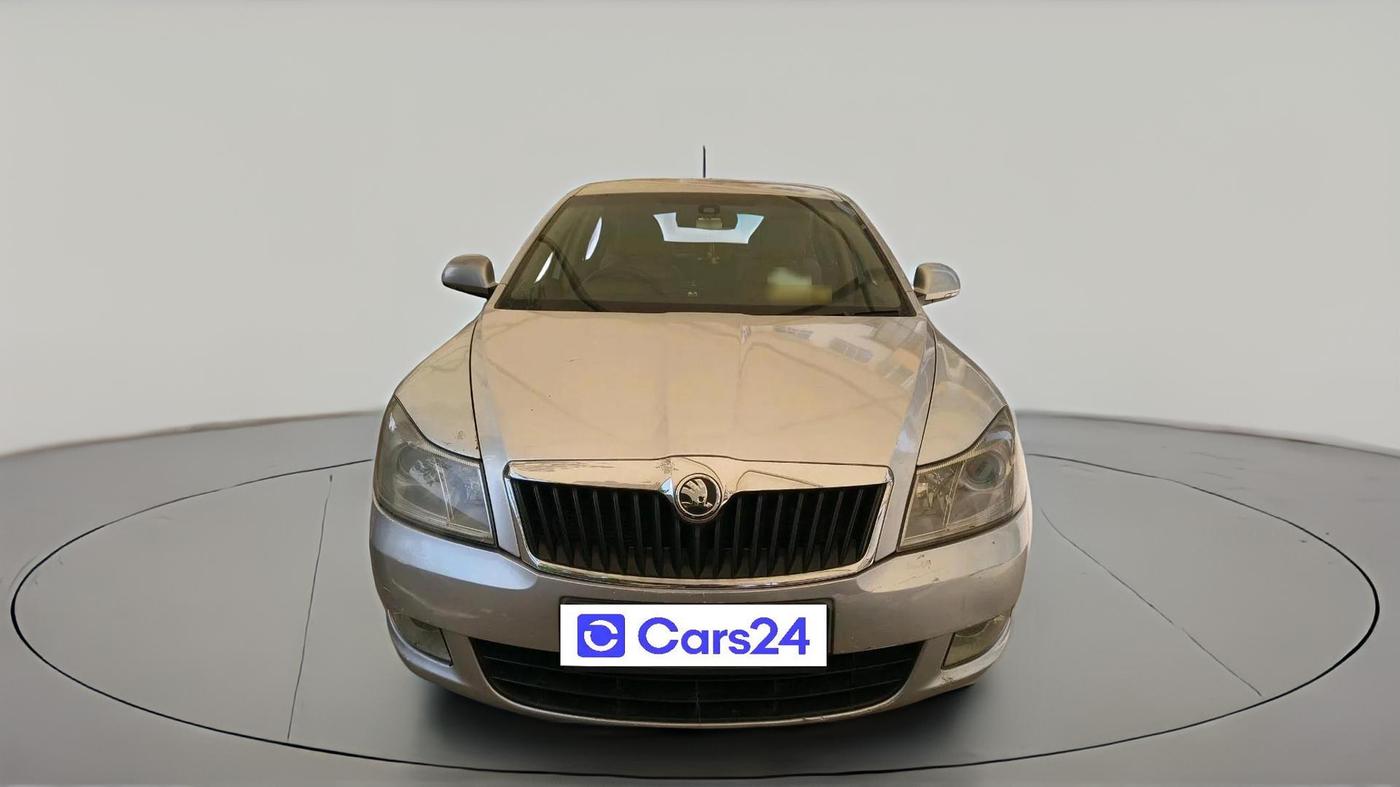 2011 Skoda Laura ELEGANCE 2.0 TDI CR AT, Diesel, Automatic, 1,66,890 km, exterior