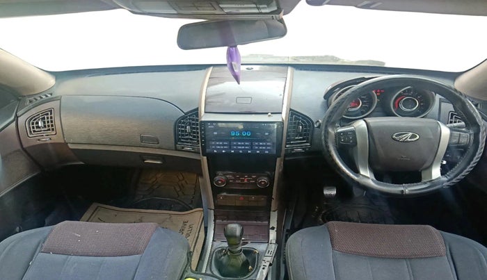 2011 Mahindra XUV500 W6, Diesel, Manual, 1,04,814 km, interior