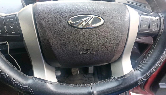 2011 Mahindra XUV500 W6, Diesel, Manual, 1,04,814 km, interior