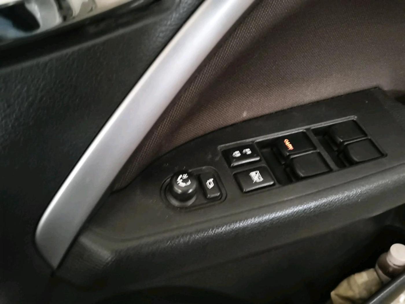2022 Maruti BREZZA ZXI AT SMART HYBRID, Petrol, Automatic, 29,301 km, interior