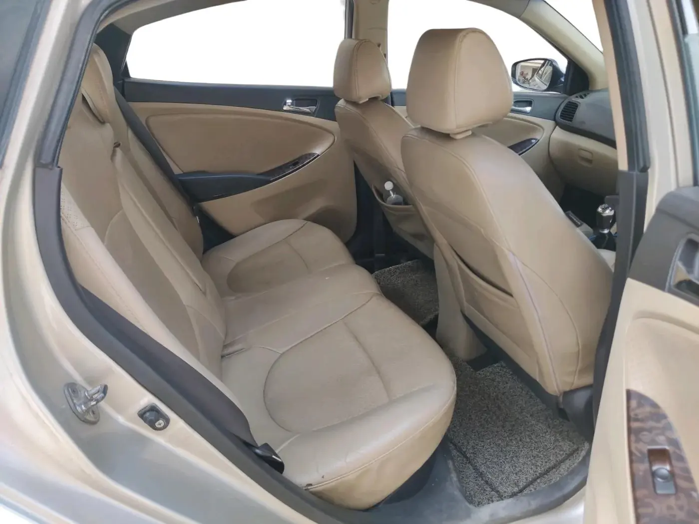 2011 Hyundai Verna FLUIDIC 1.6 VTVT SX, Petrol, Manual, 1,40,009 km, interior