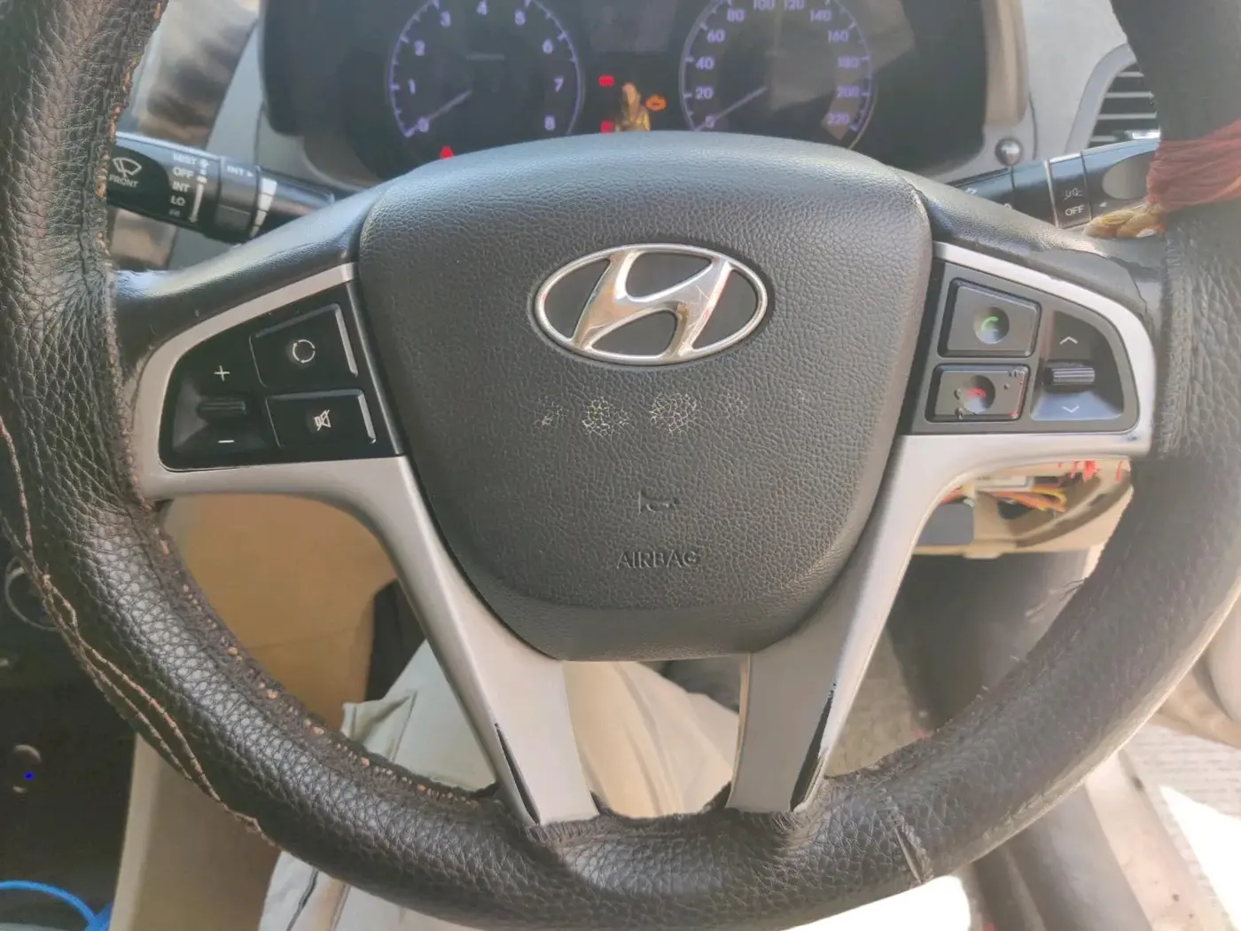 2011 Hyundai Verna FLUIDIC 1.6 VTVT SX, Petrol, Manual, 1,40,009 km, interior