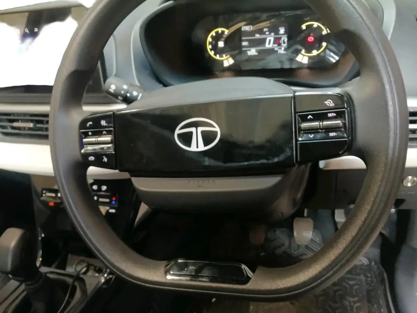 2025 Tata NEXON CREATIVE PLUS S 1.5 REVOTORQ 6 MT DT, Diesel, Manual, 7,209 km, interior