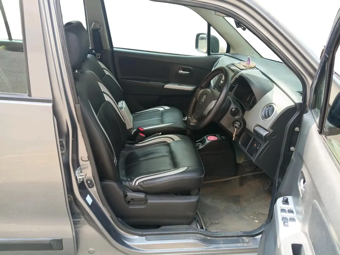 2012 Maruti Wagon R 1.0 VXI, Petrol, Manual, 43,925 km, interior