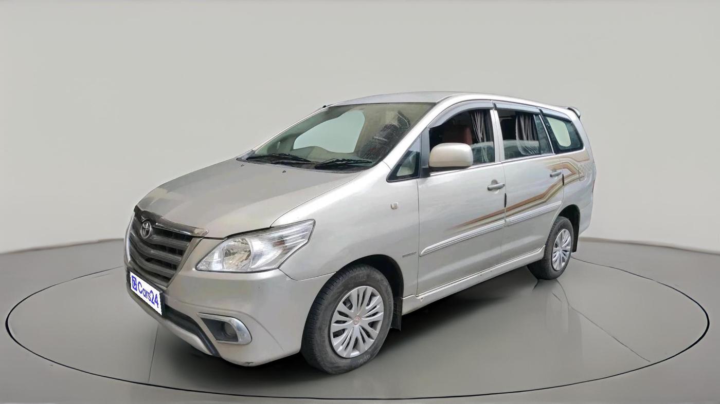 2013 Toyota Innova 2.5 GX 7 STR, Diesel, Manual, 1,51,375 km, exterior