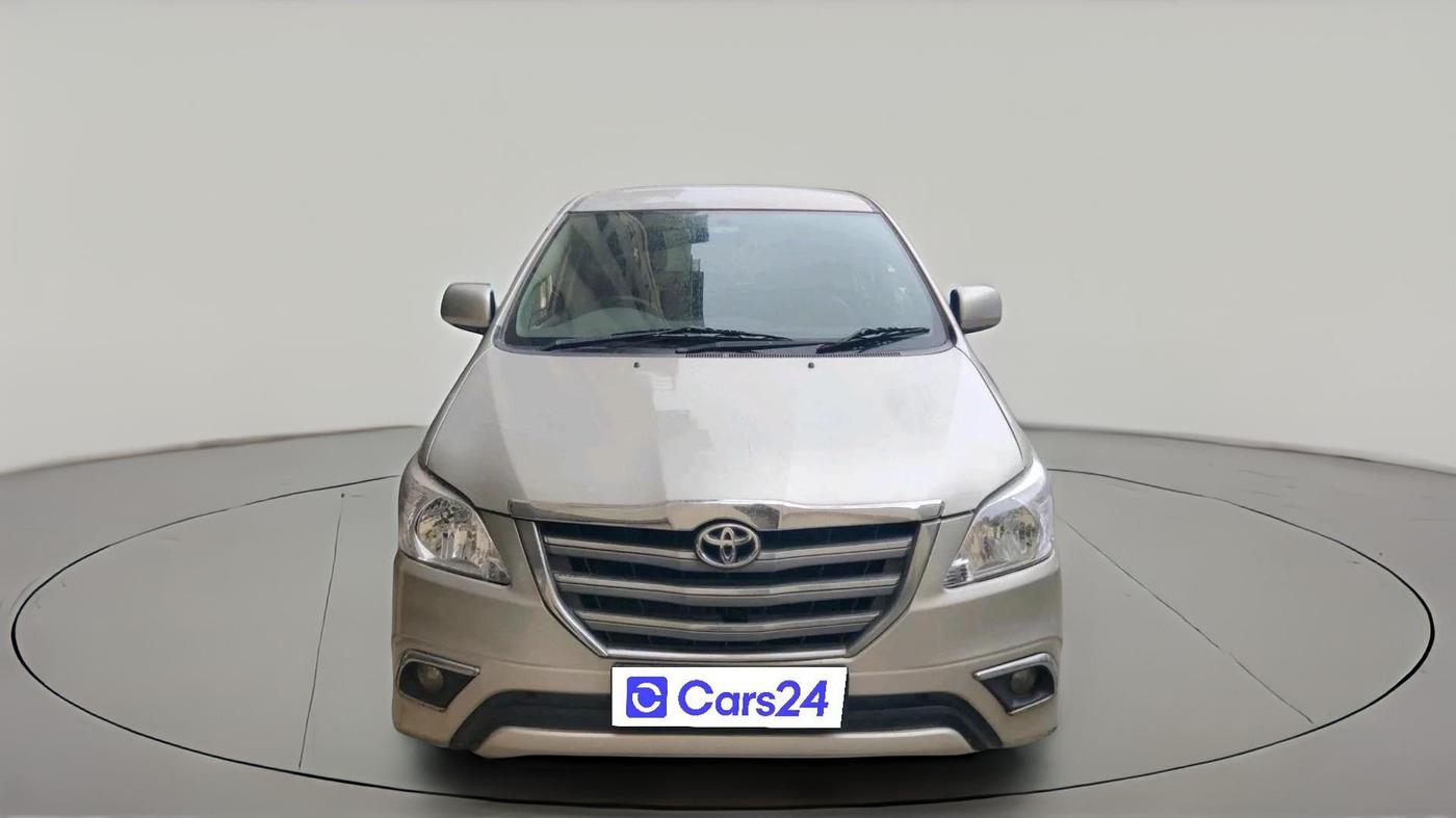 2013 Toyota Innova 2.5 GX 7 STR, Diesel, Manual, 1,51,375 km, exterior