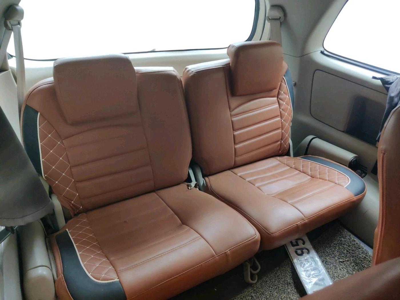 2013 Toyota Innova 2.5 GX 7 STR, Diesel, Manual, 1,51,375 km, interior