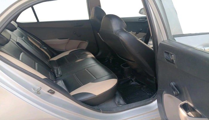 2016 Hyundai Xcent BASE 1.1, Diesel, Manual, 2,08,984 km, interior