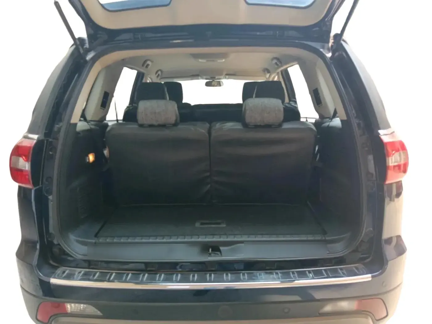 2017 Tata Hexa XT 4X2 7 STR, Diesel, Manual, 30,821 km, exterior