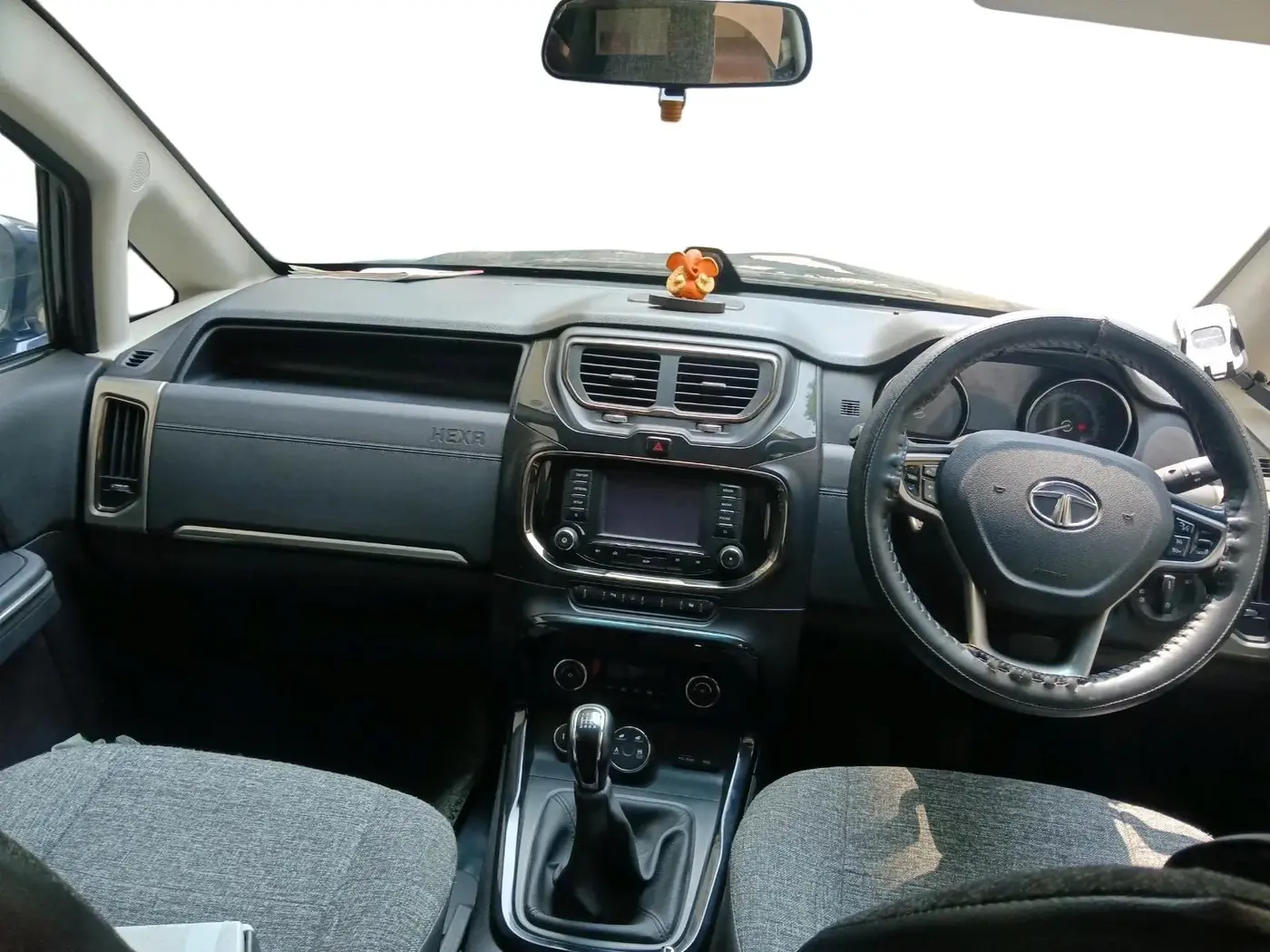 2017 Tata Hexa XT 4X2 7 STR, Diesel, Manual, 30,821 km, interior