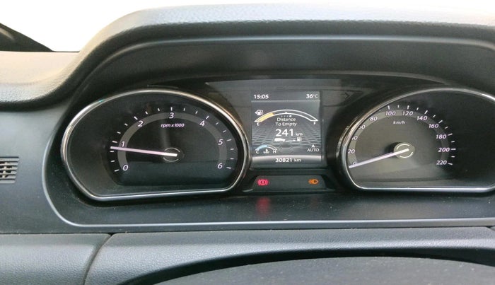 2017 Tata Hexa XT 4X2 7 STR, Diesel, Manual, 30,821 km, interior