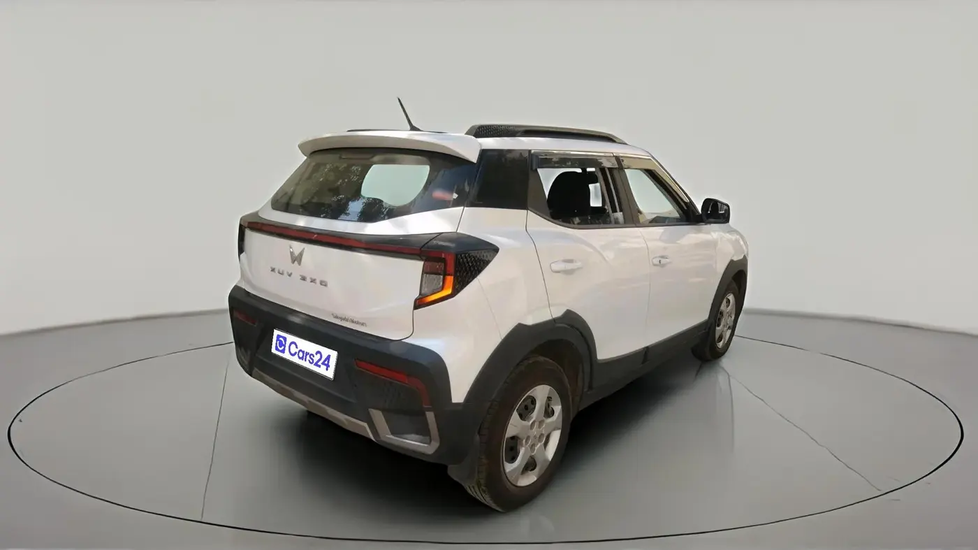 2024 Mahindra XUV 3XO MX3 1.2 L TCMPFi, Petrol, Manual, 8,409 km, exterior
