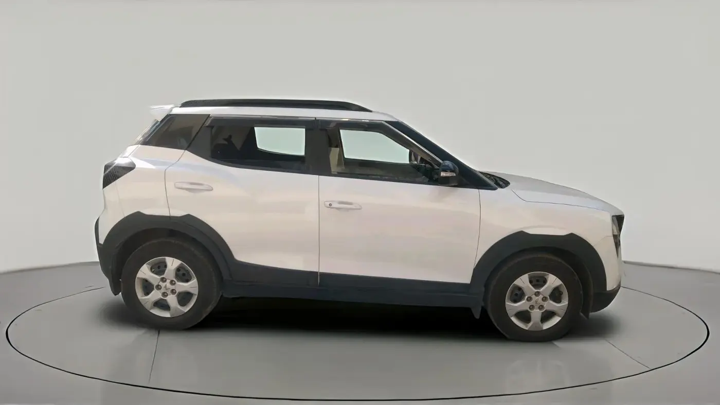 2024 Mahindra XUV 3XO MX3 1.2 L TCMPFi, Petrol, Manual, 8,409 km, exterior