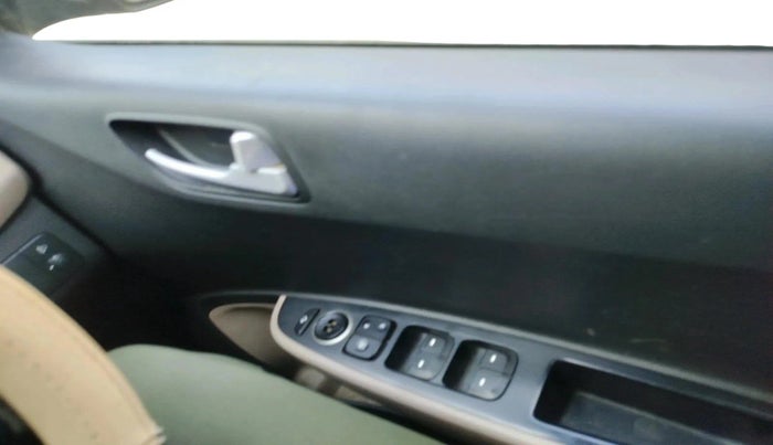 2017 Hyundai Xcent SX 1.2 (O), Petrol, Manual, 1,14,753 km, interior