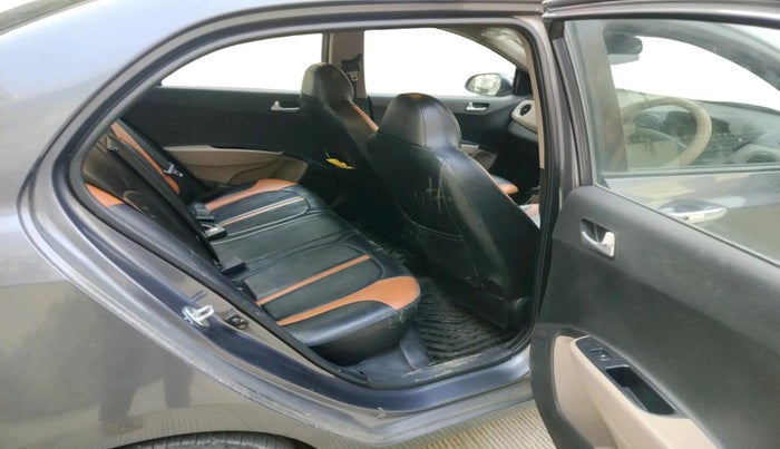 2017 Hyundai Xcent SX 1.2 (O), Petrol, Manual, 1,14,753 km, interior