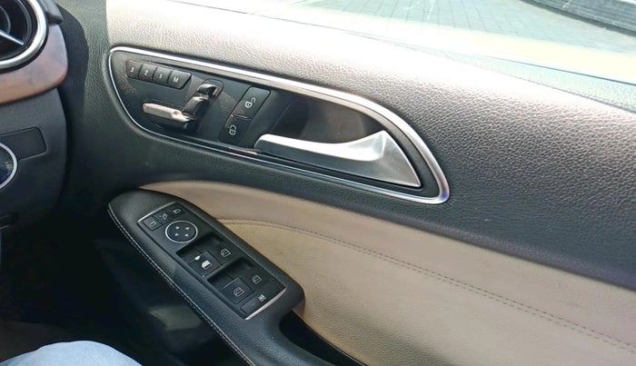 2014 Mercedes Benz B Class B180, Diesel, Automatic, 95,525 km, interior