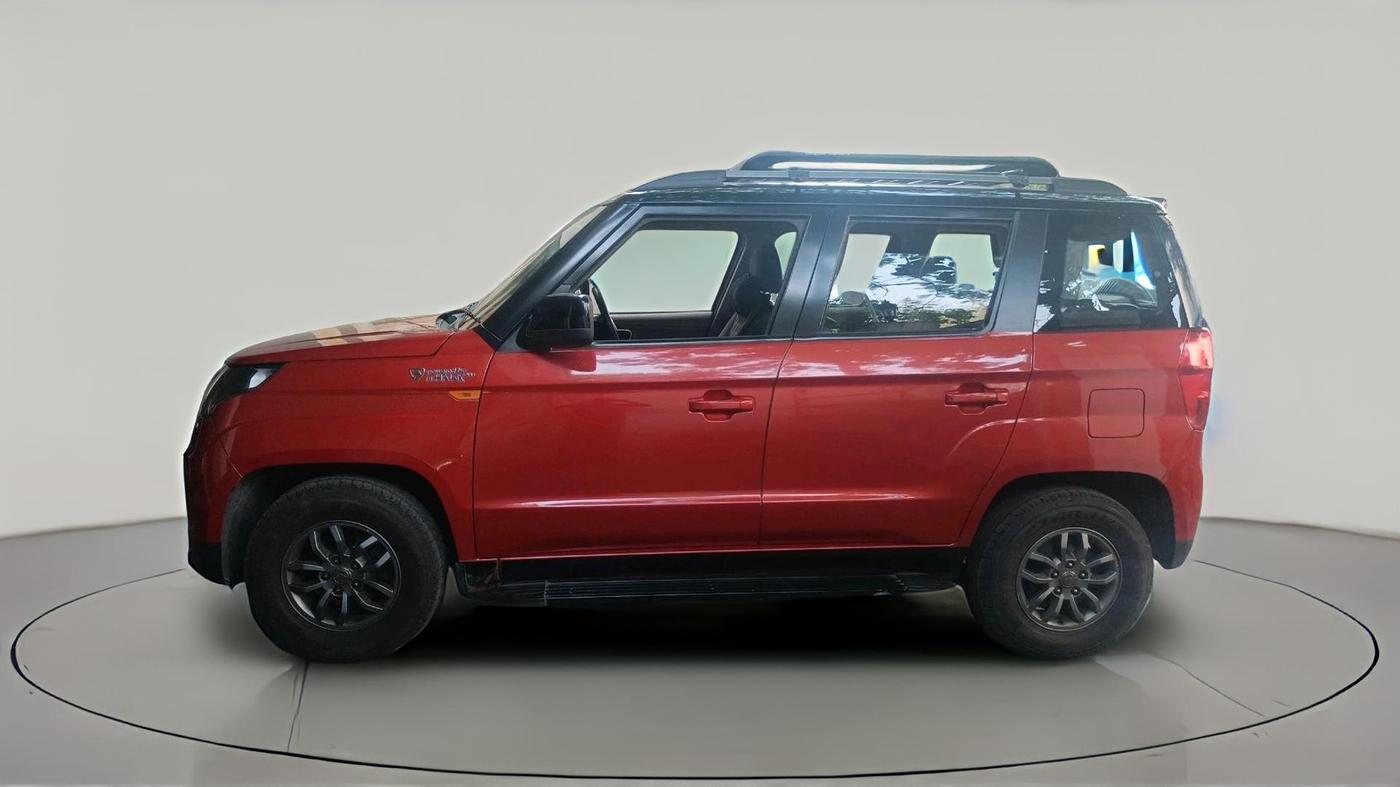 2018 Mahindra TUV300 T10 AMT DUAL TONE, Diesel, Automatic, 47,418 km, exterior