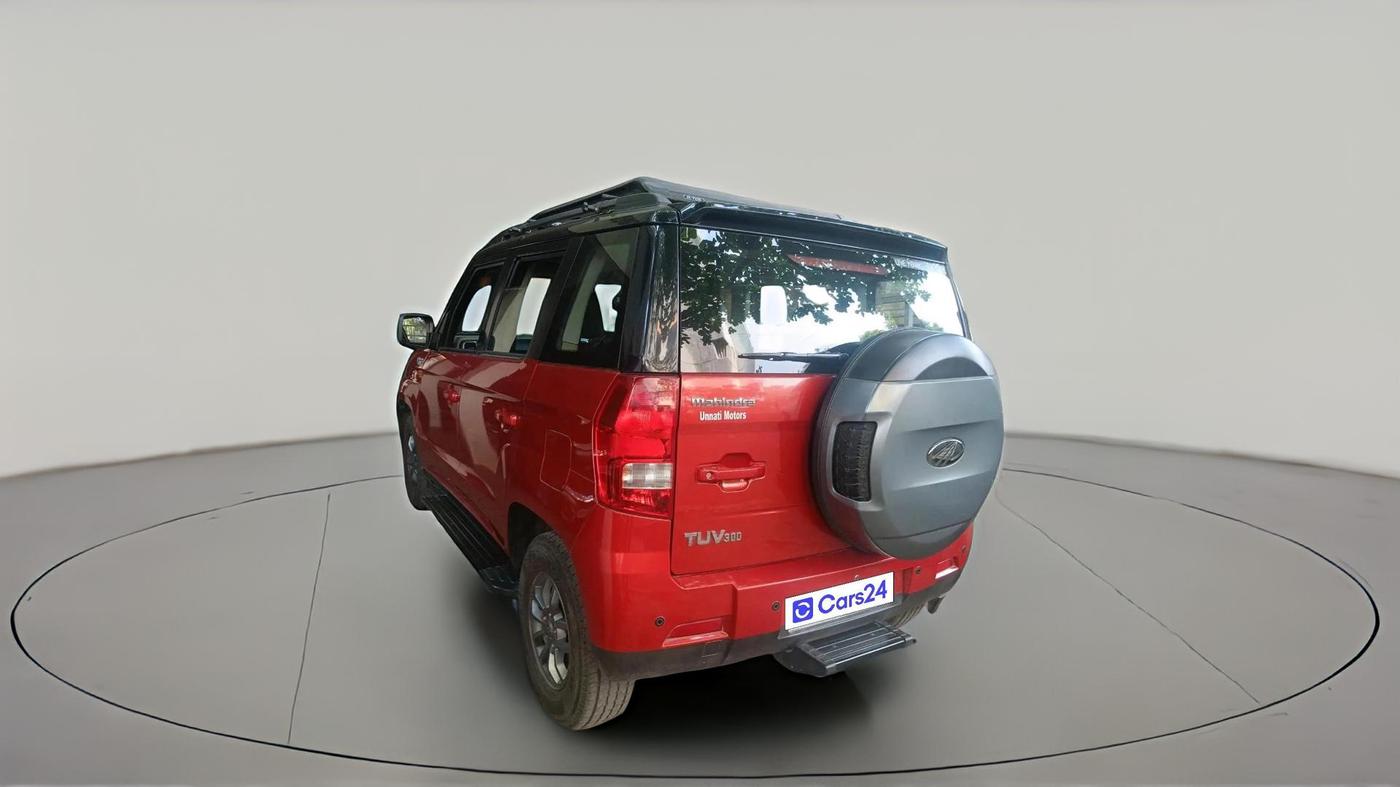 2018 Mahindra TUV300 T10 AMT DUAL TONE, Diesel, Automatic, 47,418 km, exterior