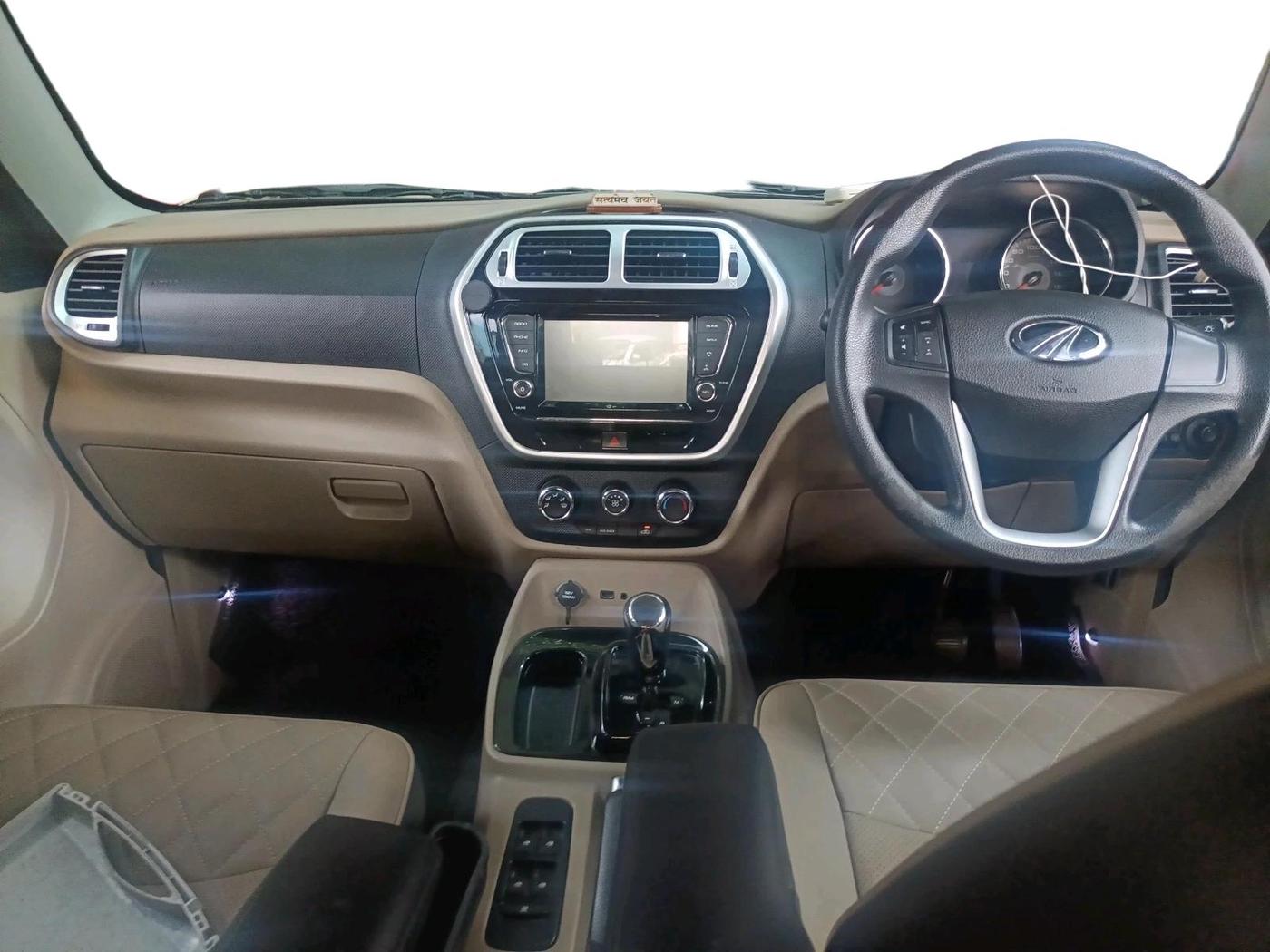 2018 Mahindra TUV300 T10 AMT DUAL TONE, Diesel, Automatic, 47,418 km, interior