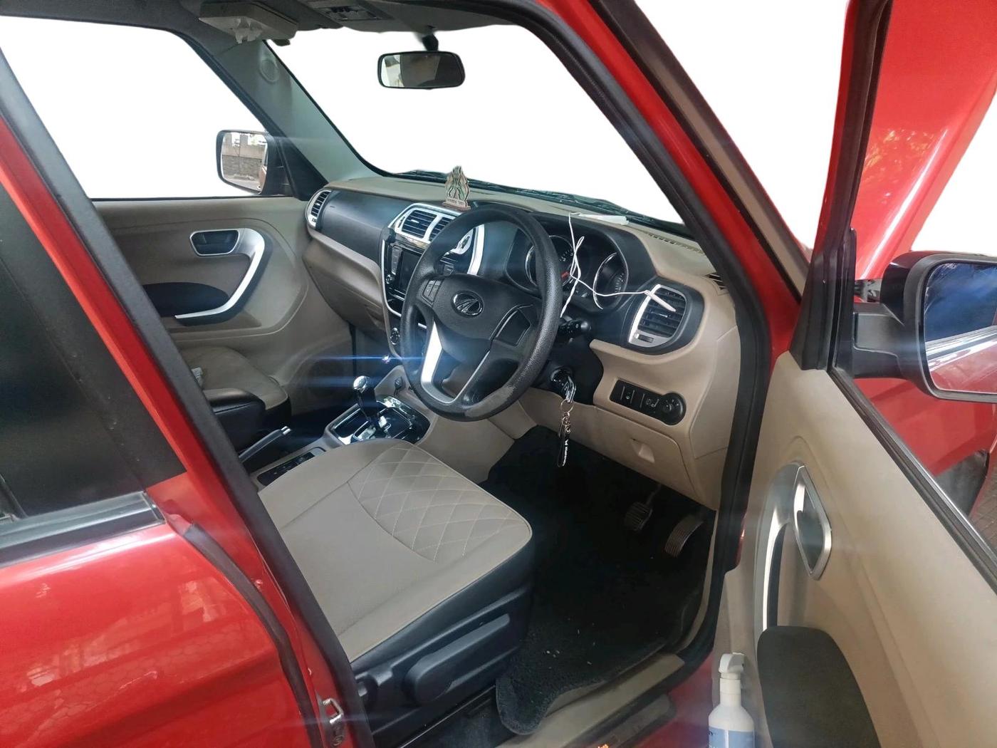 2018 Mahindra TUV300 T10 AMT DUAL TONE, Diesel, Automatic, 47,418 km, interior