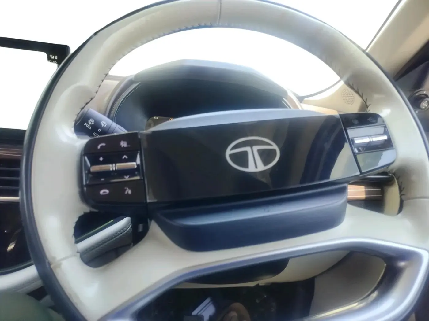 2023 Tata Safari ACCOMPLISHED PLUS DUAL TONE, Diesel, Manual, 22,041 km, interior