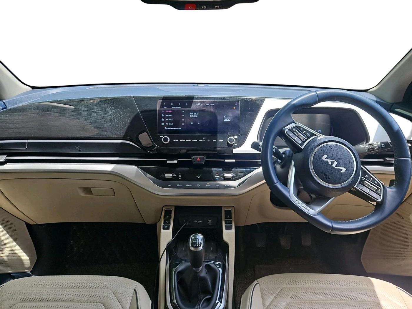 2022 KIA CARENS LUXURY PLUS 1.5 DIESEL 7 STR, Diesel, Manual, 30,169 km, interior