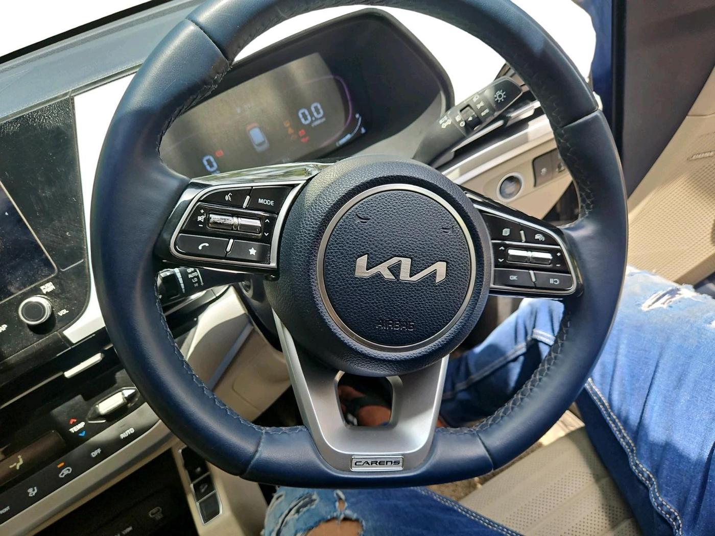 2022 KIA CARENS LUXURY PLUS 1.5 DIESEL 7 STR, Diesel, Manual, 30,169 km, interior