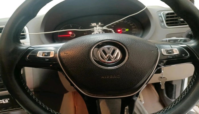 2015 Volkswagen Vento HIGHLINE 1.5 AT, Diesel, Automatic, 1,30,449 km, interior