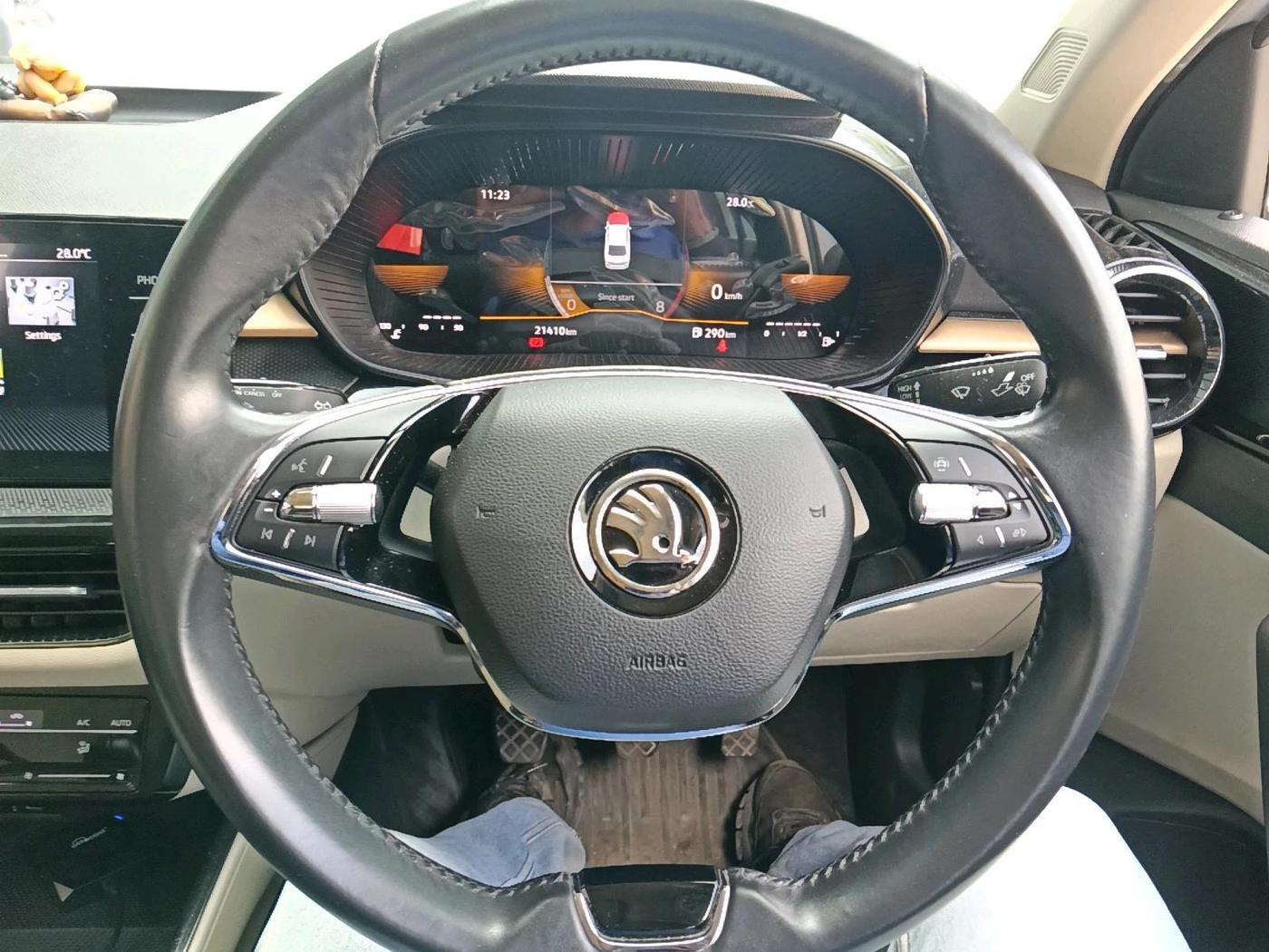 2023 Skoda SLAVIA STYLE 1.0L TSI MT, Petrol, Manual, 21,411 km, interior
