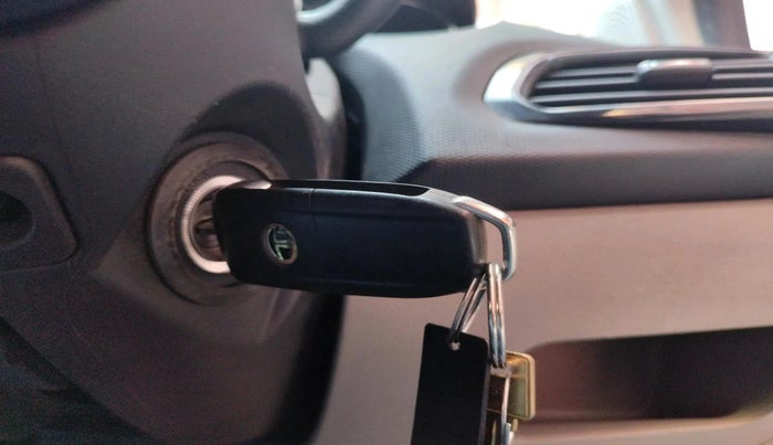 2018 Tata Tiago XZA PETROL, Petrol, Automatic, 40,070 km, interior